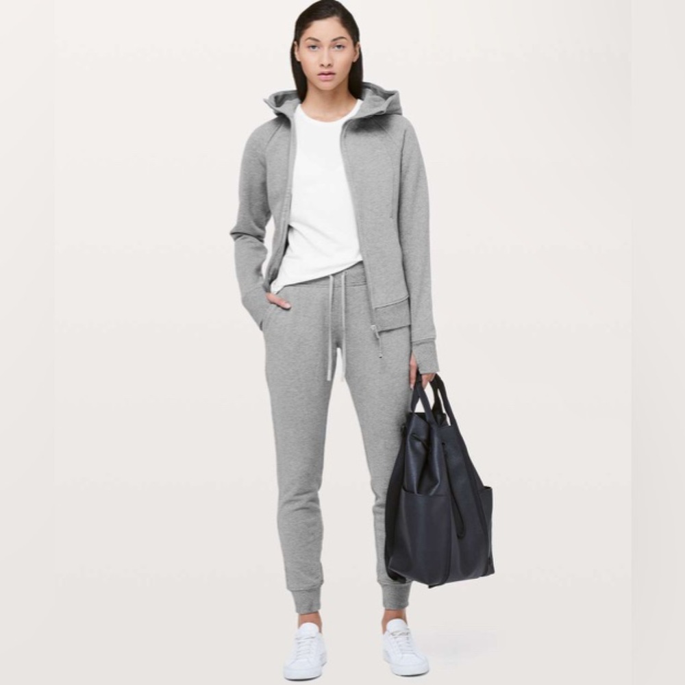 Lululemon Warm Down Jogger II *28"
Heathered Core Medium Grey Women’s Size 4